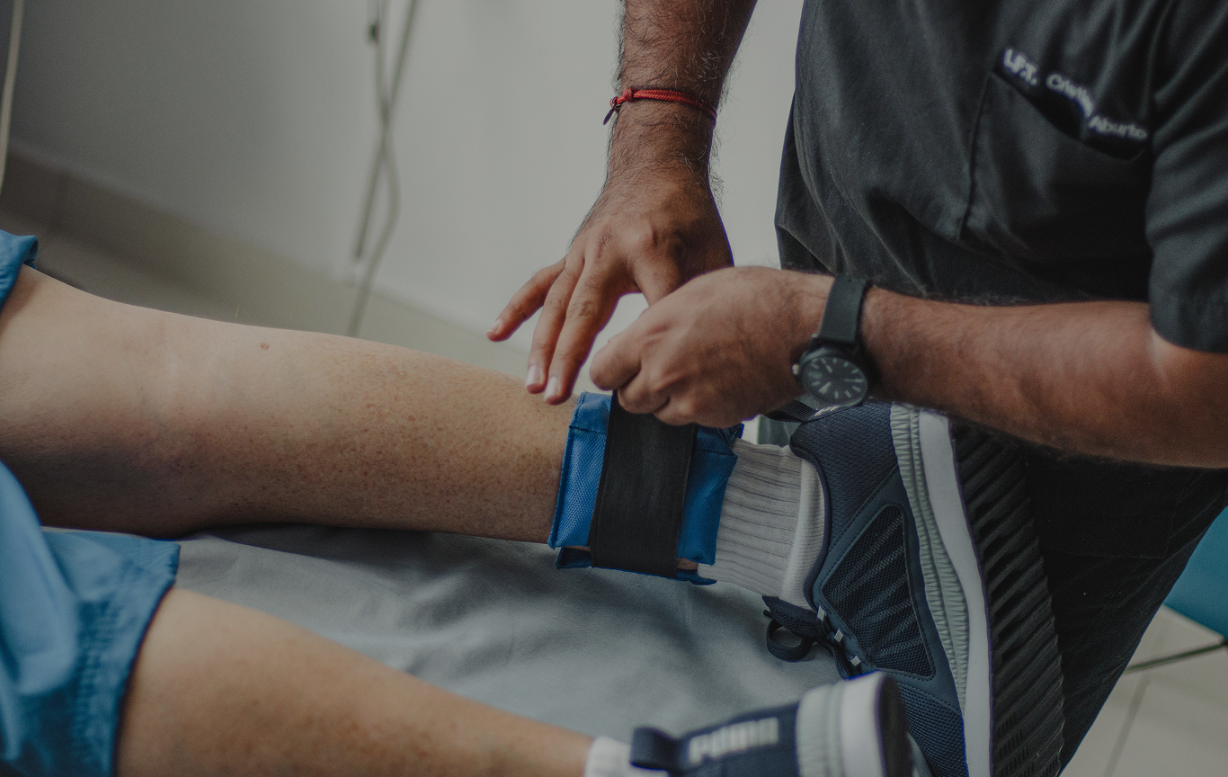 Physiotherapist treating a patient at Highland Physio & Rehab