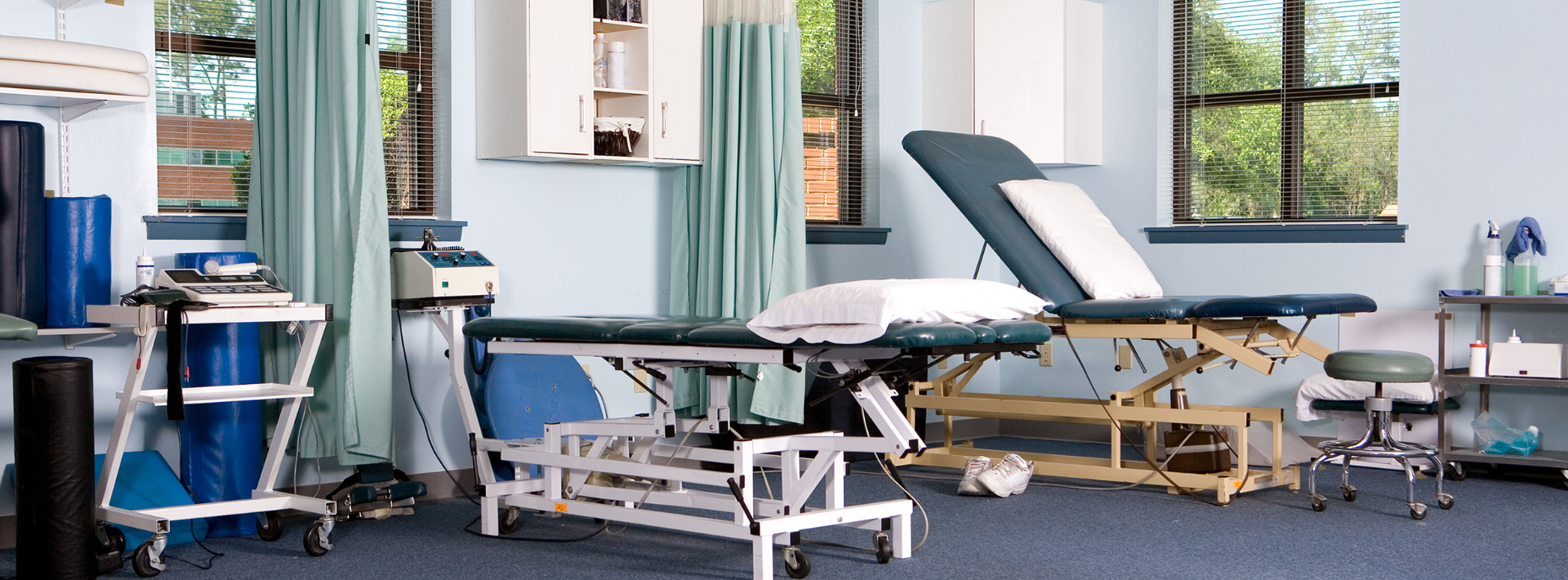 Physiotherapist treating a patient at Highland Physio & Rehab