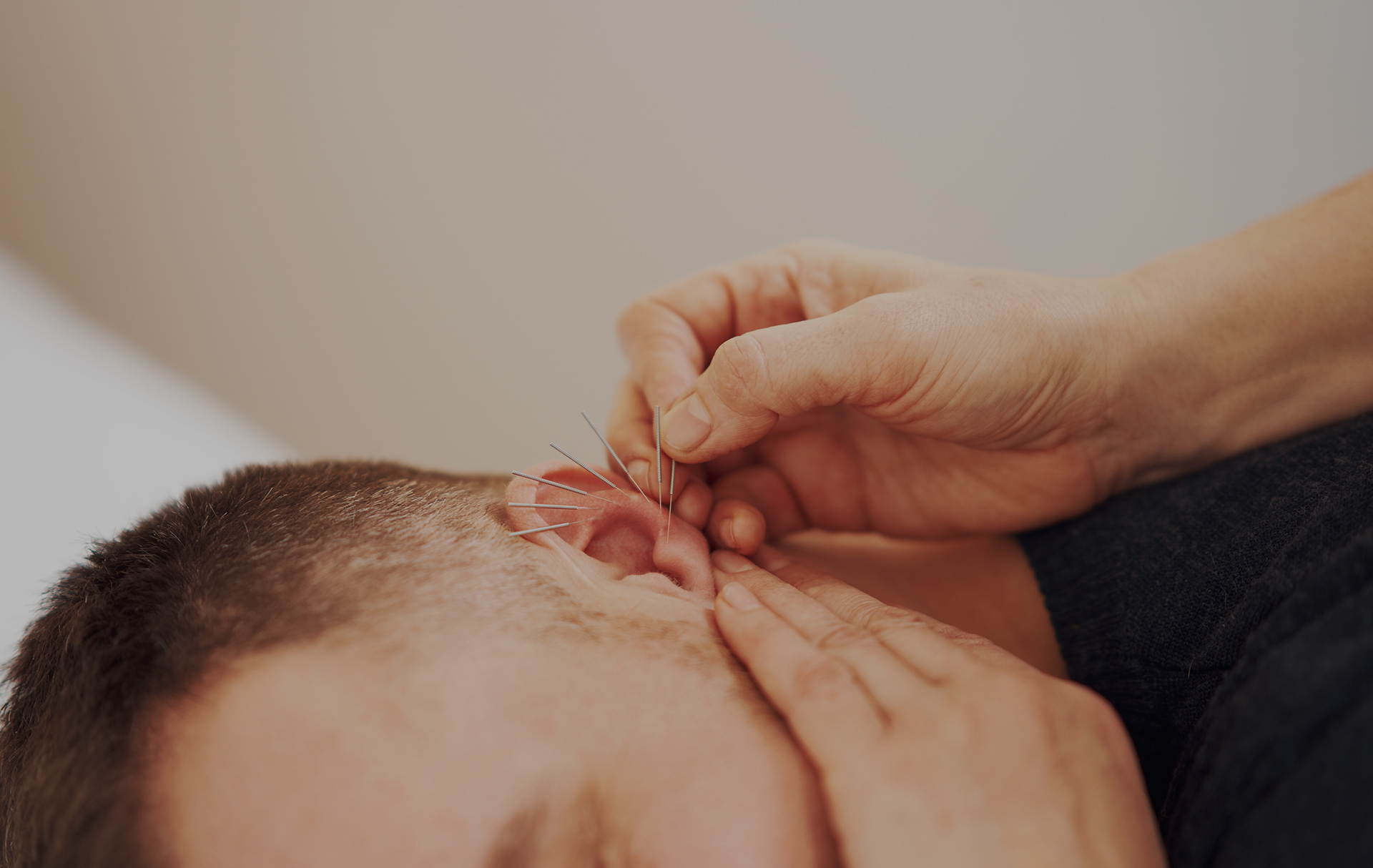 Physiotherapist treating a patient at Highland Physio & Rehab