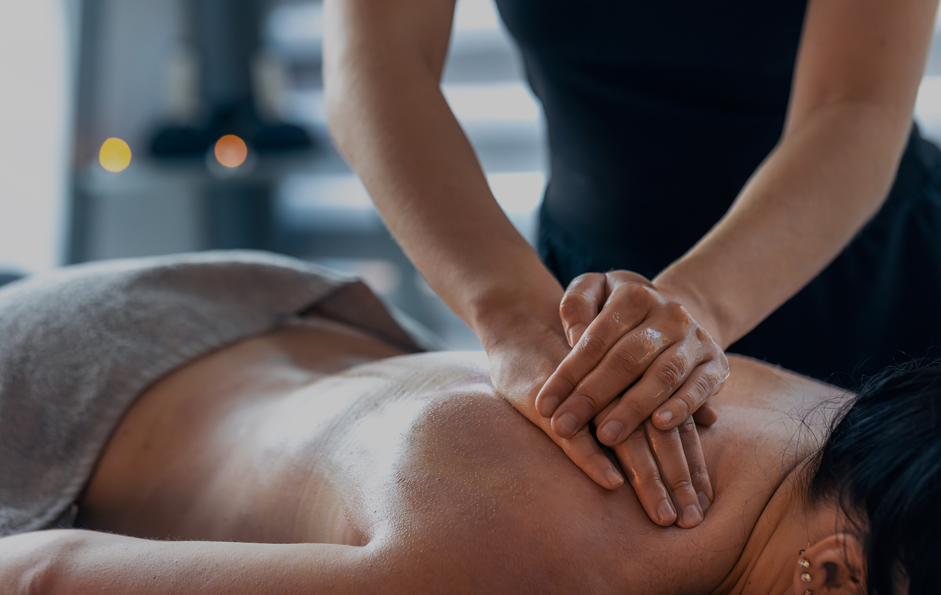 Physiotherapist treating a patient at Highland Physio & Rehab